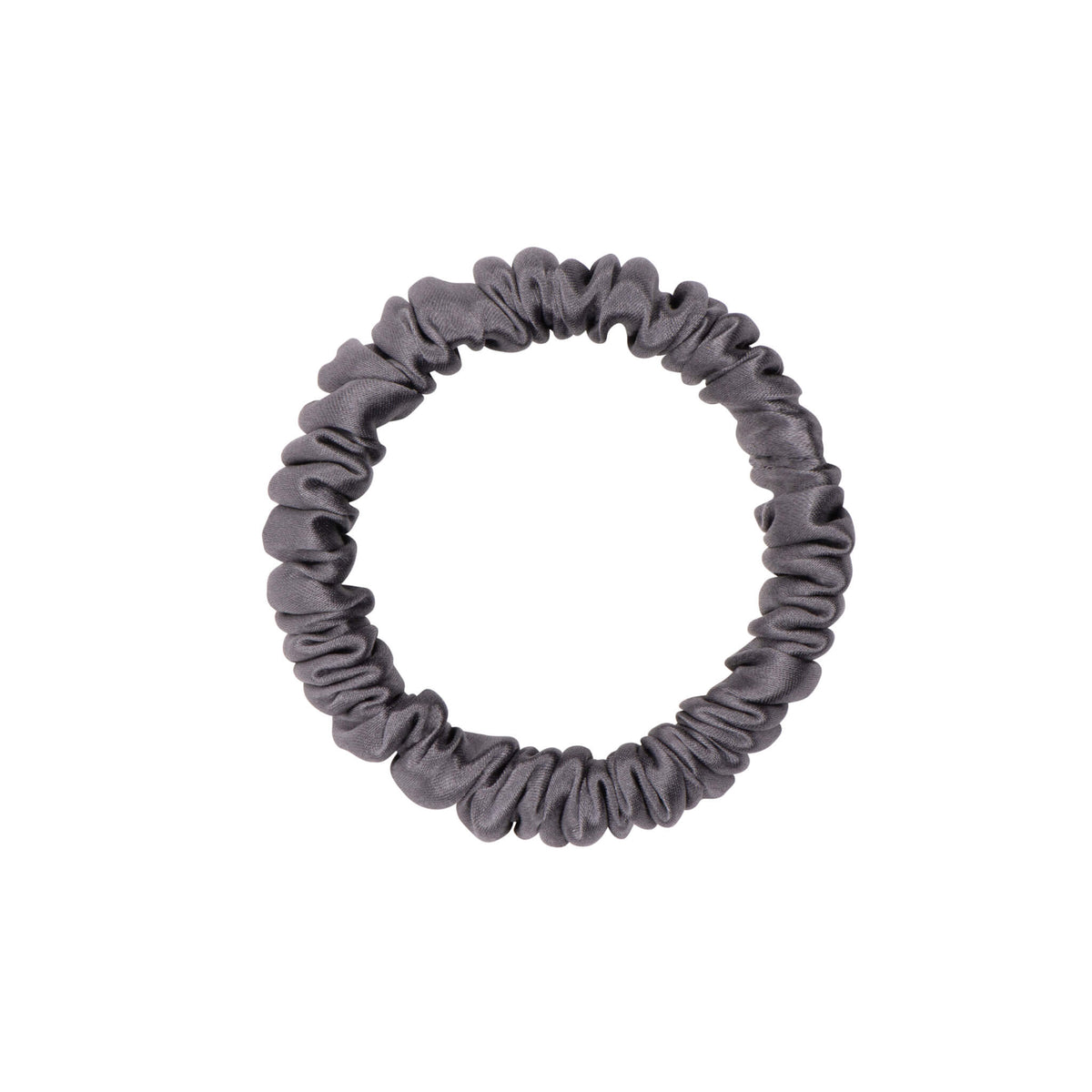 DREAMSILK silk scrunchie styling