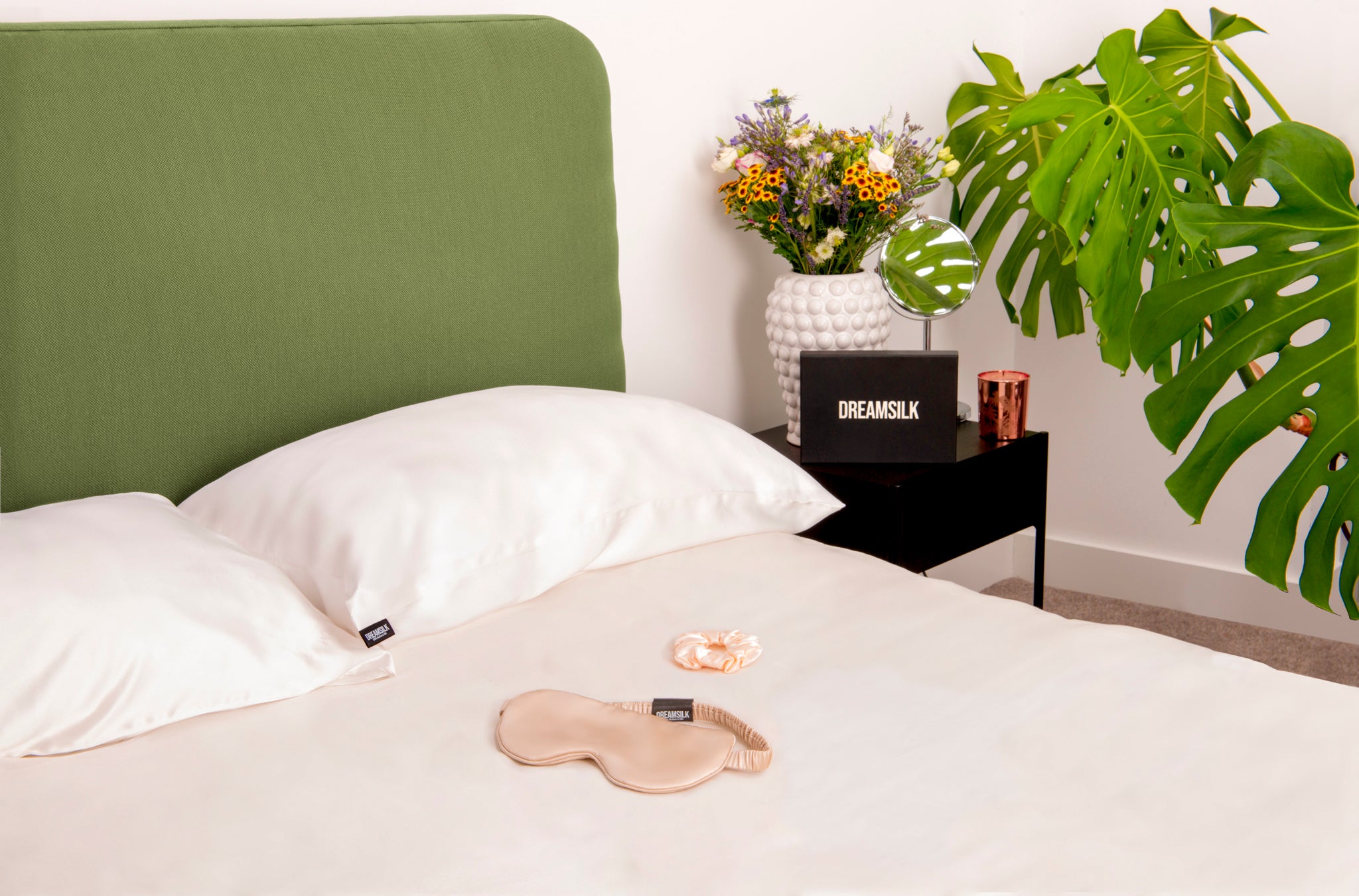 Silk pillowcase benefits infographic