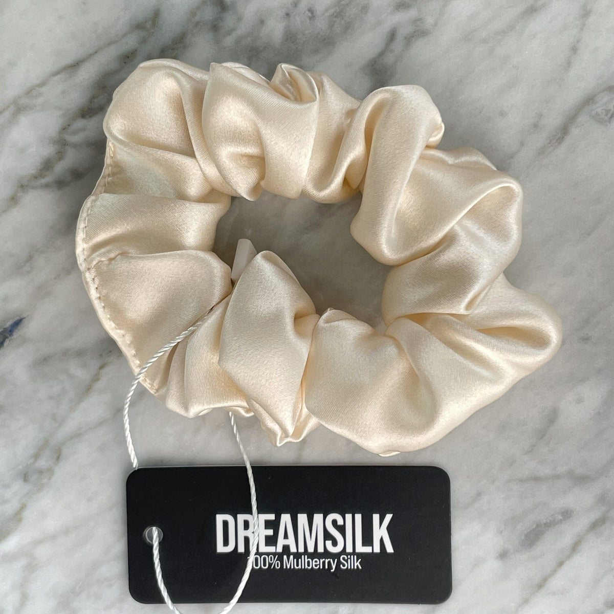 DREAMSILK silk scrunchie styling